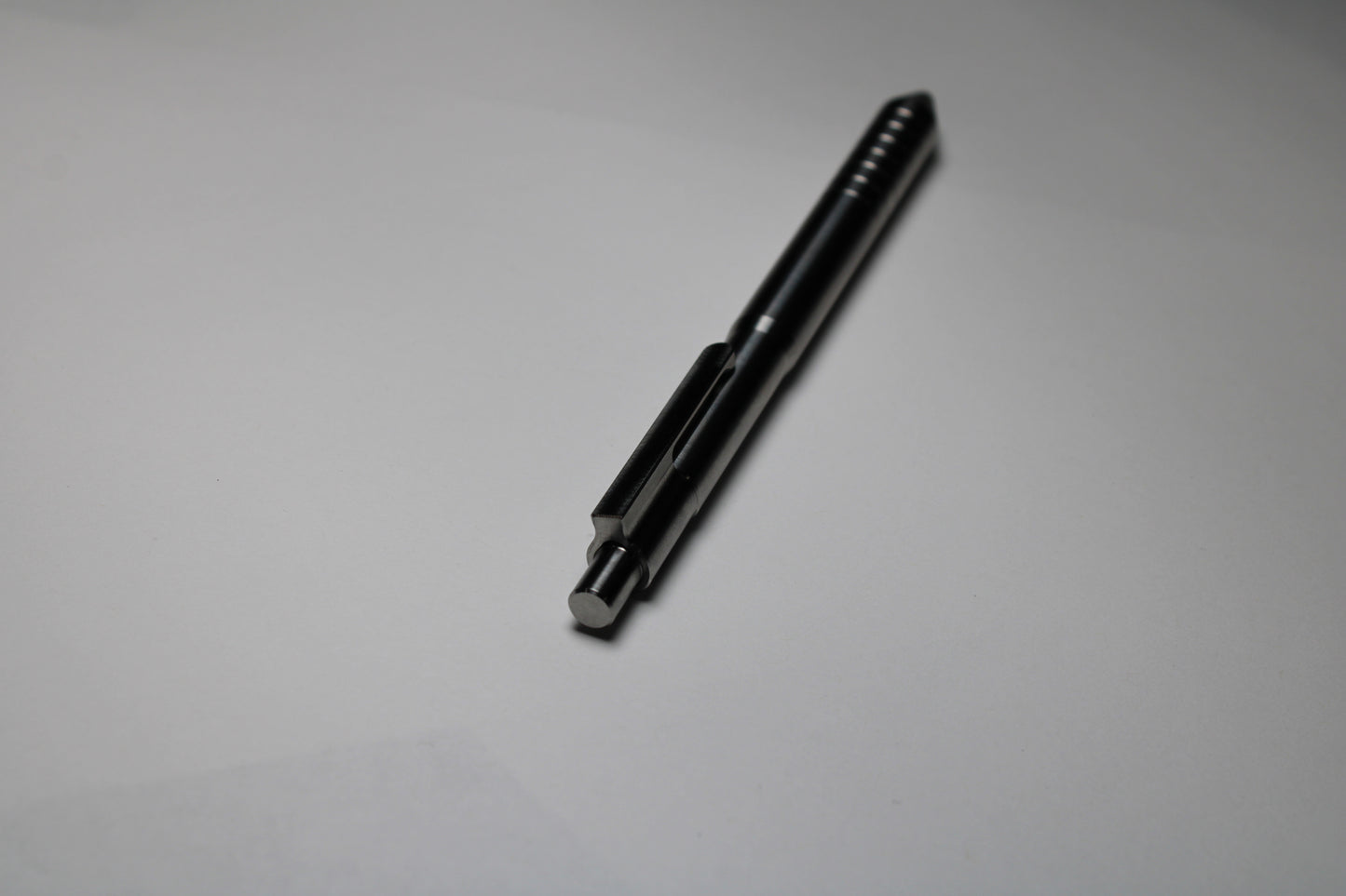 40 Click Pen - 6Al-4V Titanium - Cone Nose - Grip Lines - Pilot G2