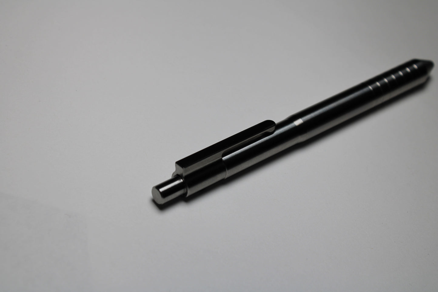 40 Click Pen - 6Al-4V Titanium - Cone Nose - Grip Lines - Pilot G2