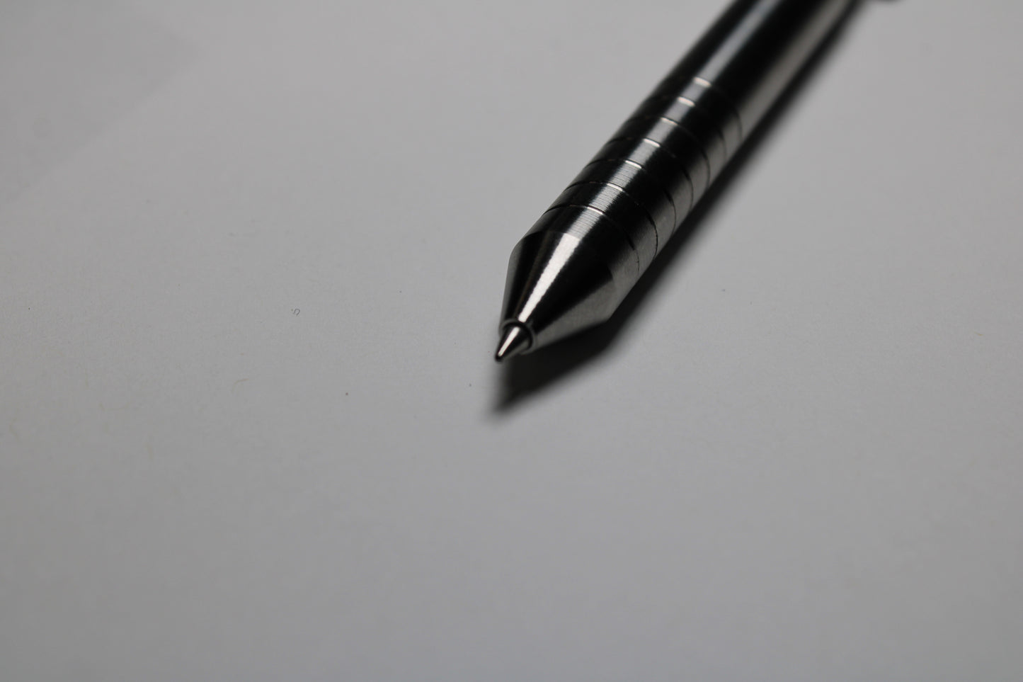 40 Click Pen - 6Al-4V Titanium - Cone Nose - Grip Lines - Pilot G2