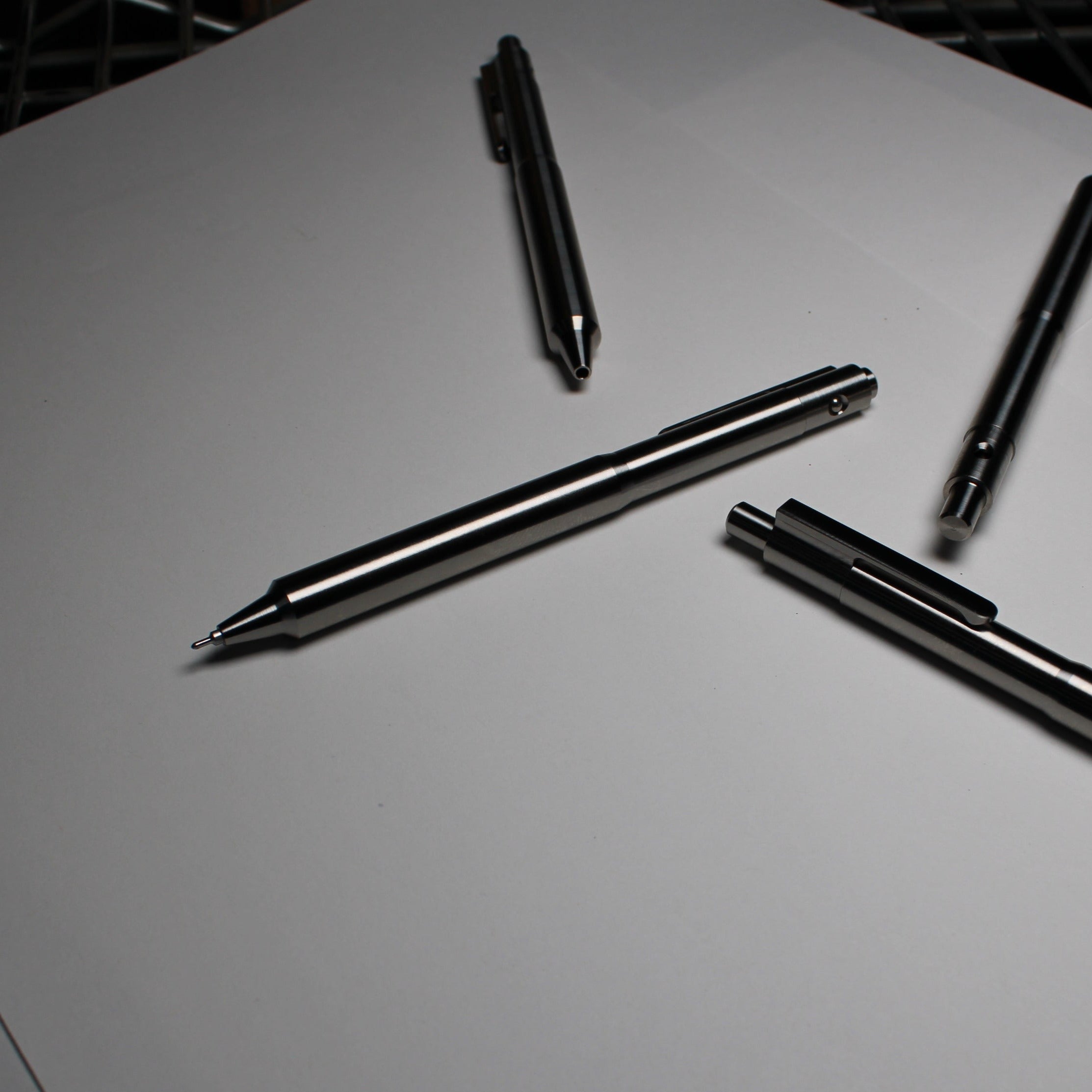 Autmog 40 Click Clipped 【Pentel EnerGel】 40 Click Clipped Pen - 6Al-4V Titanium - Round Nose - Pentel