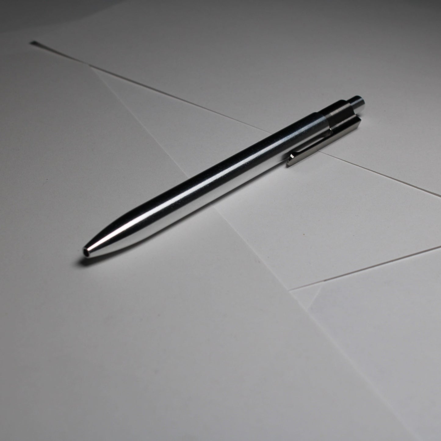 39 Click Pen - 6061 Aluminum Body - 6Al-4V Titanium Clip - Round Nose - Pilot G2