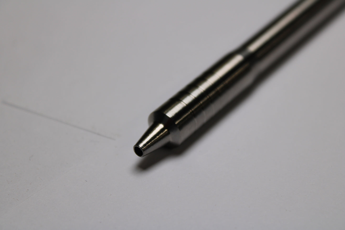 38 Clipless Click Pen - 6Al-4V Titanium Recessed Body - Step Nose Grip Lines - C63000 Bronze Mechanism - Uni SXR-5