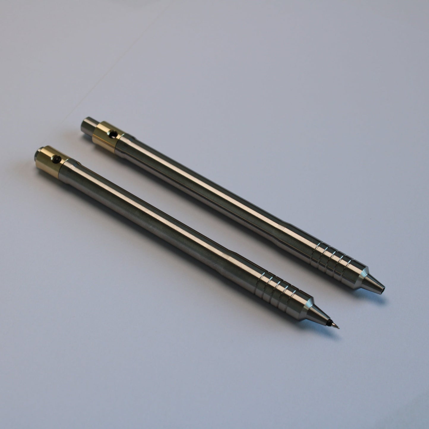 38 Clipless Click Pen - 6Al-4V Titanium Recessed Body Step Nose - Grip Lines - Pilot Juice Up 0.4mm