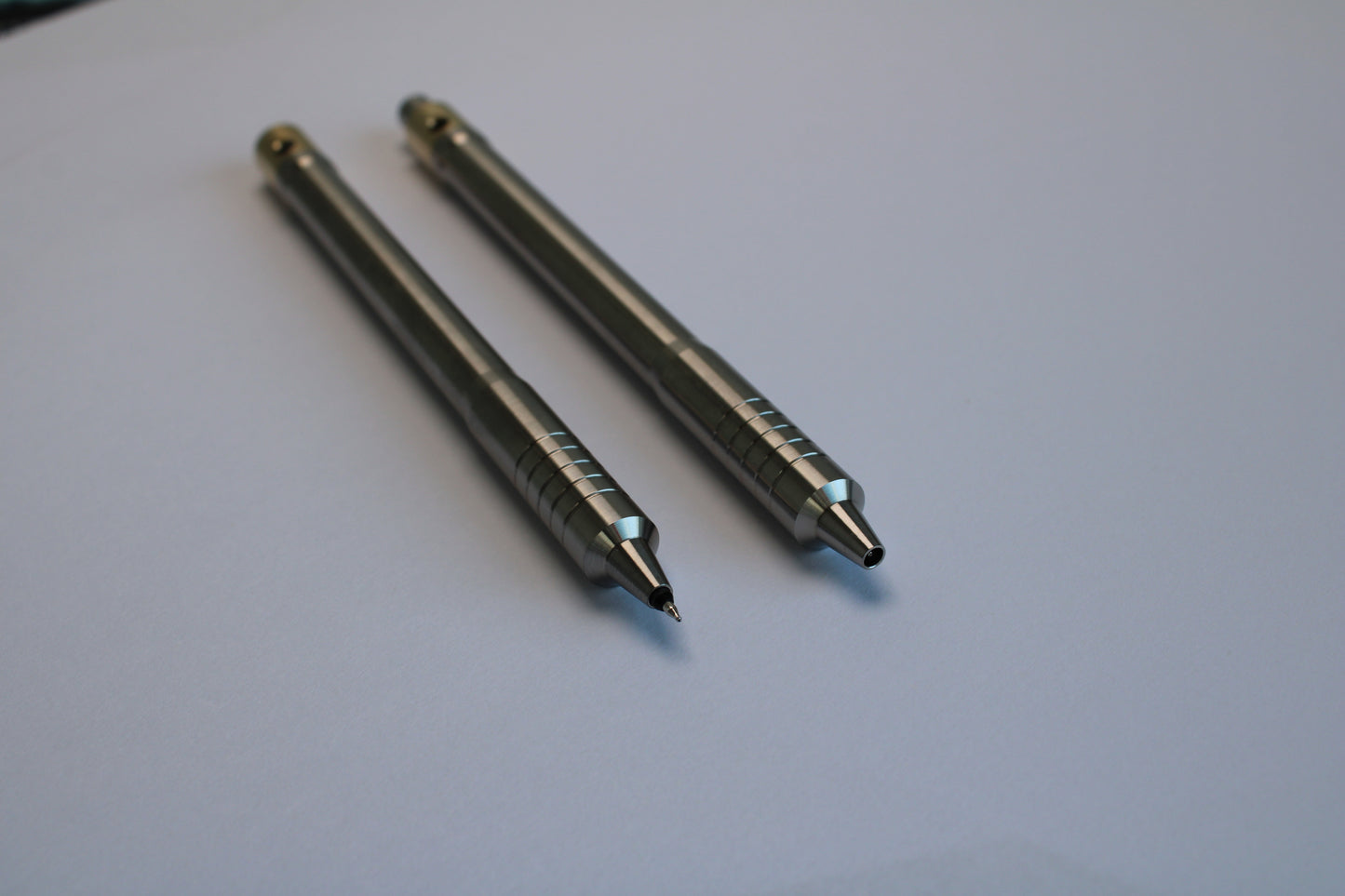 38 Clipless Click Pen - 6Al-4V Titanium Recessed Body Step Nose - Grip Lines - Pilot Juice Up 0.4mm