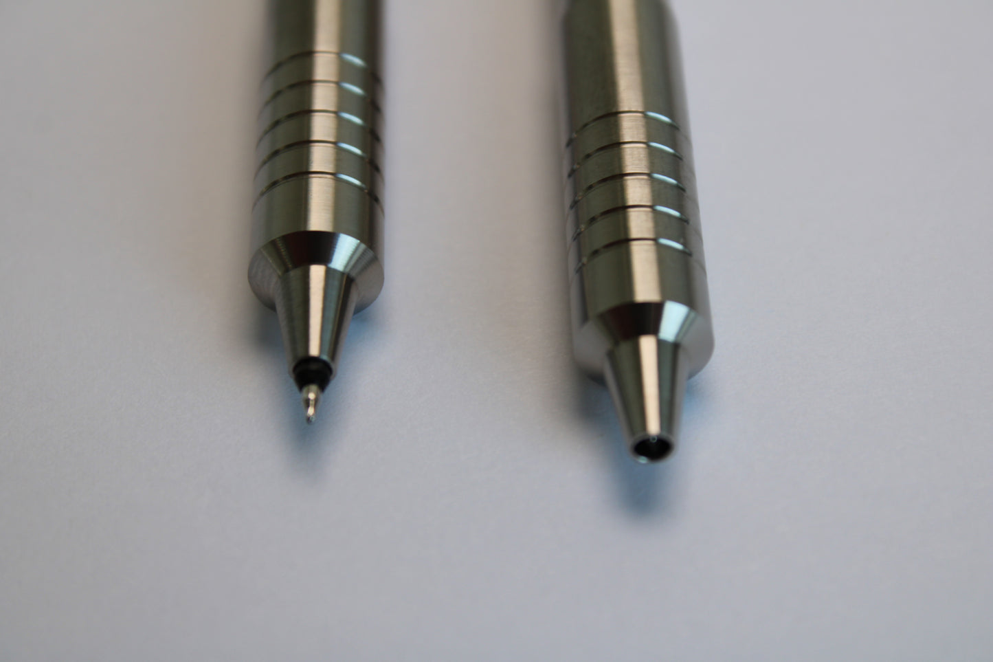 38 Clipless Click Pen - 6Al-4V Titanium Recessed Body Step Nose - Grip Lines - Pilot Juice Up 0.4mm