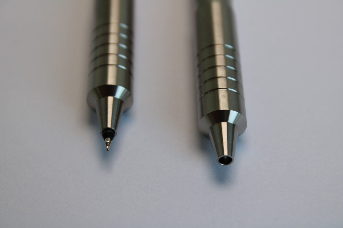 38 Clipless Click Pen - 6Al-4V Titanium Recessed Body Step Nose - Grip Lines - Pilot Juice Up 0.4mm
