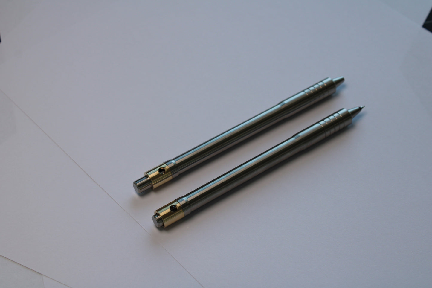38 Clipless Click Pen - 6Al-4V Titanium Recessed Body Step Nose - Grip Lines - Pilot Juice Up 0.4mm